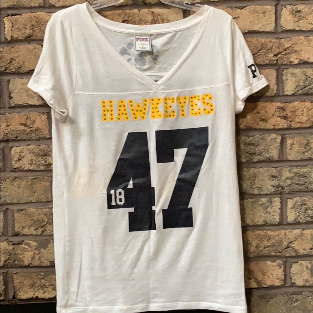Size large Victoria secret ‘pink” Hawkeyes tee